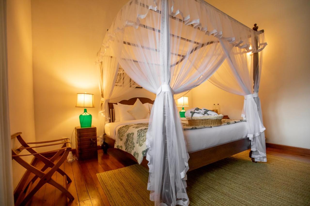 Manuel Manor Hotel Labugolla Buitenkant foto