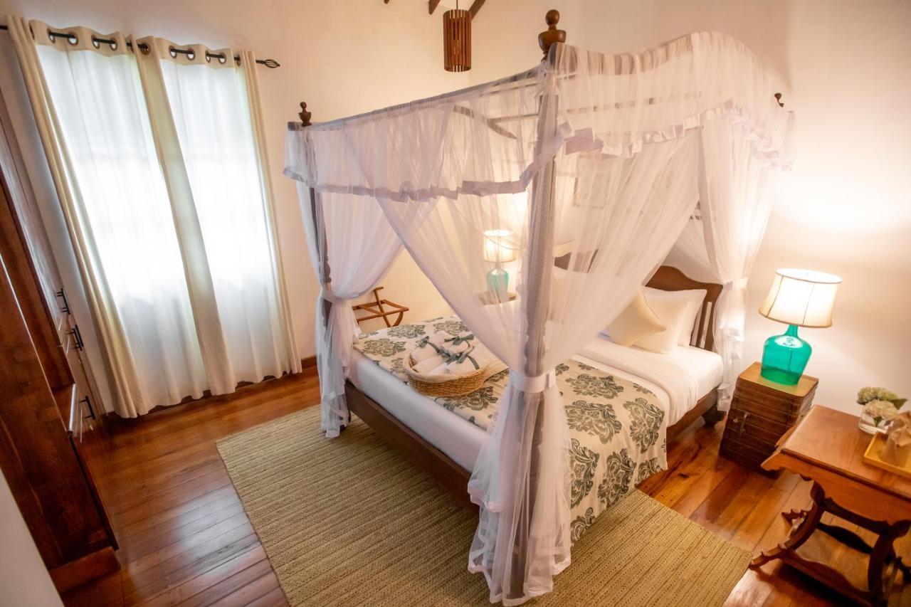 Manuel Manor Hotel Labugolla Buitenkant foto